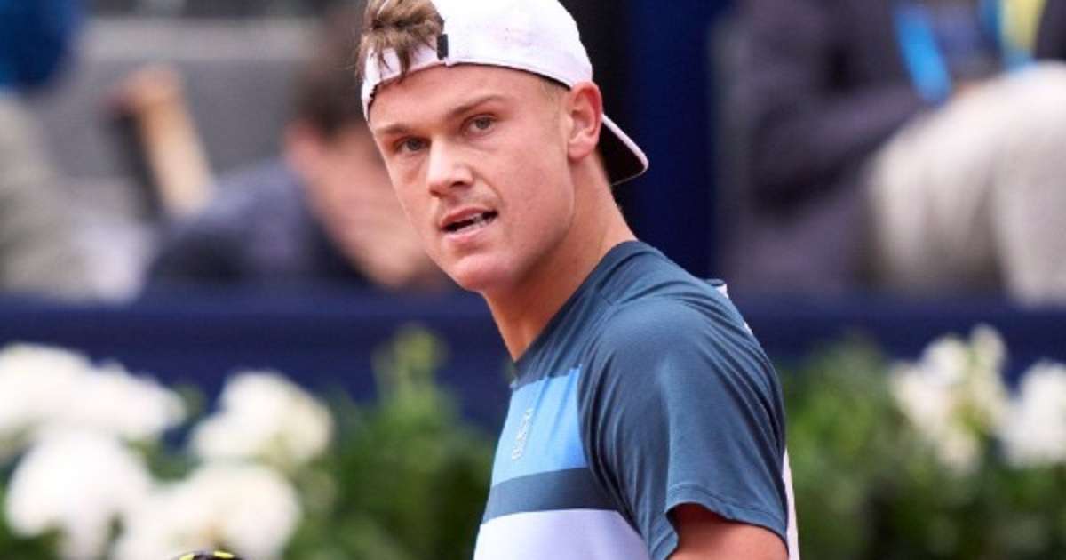 Rune supera Alcaraz e conquista Barcelona Open