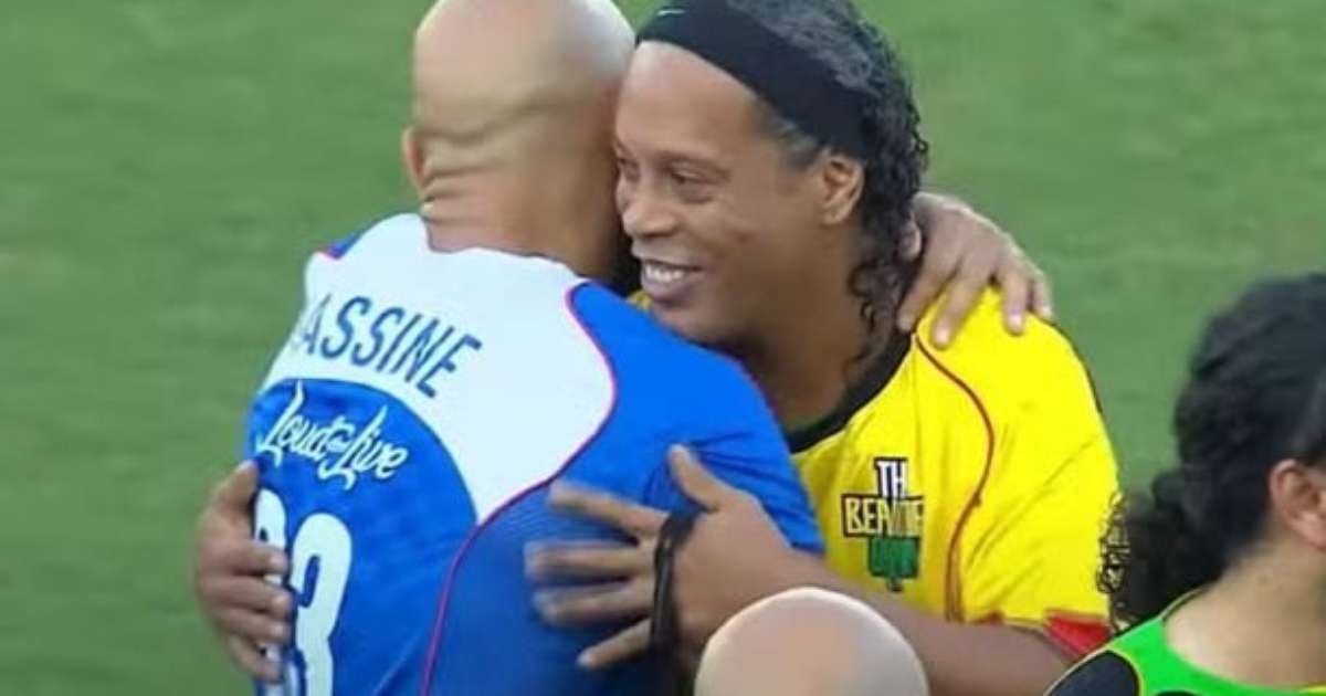 Ronaldinho “Humilha” Segurança de Messi em Novo Game: Veja o Vídeo!