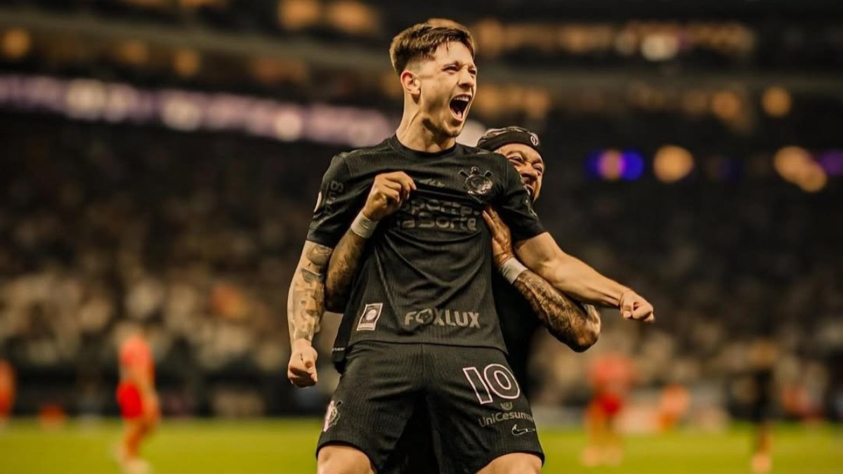 Garro quase deixou o Corinthians por causa de atrito com Memphis, revela Neto