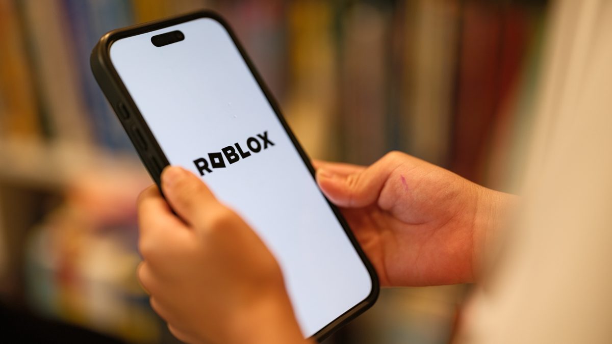 Roblox introduz dois tipos de contas para menores de 16 anos e expande controle parental no jogo
