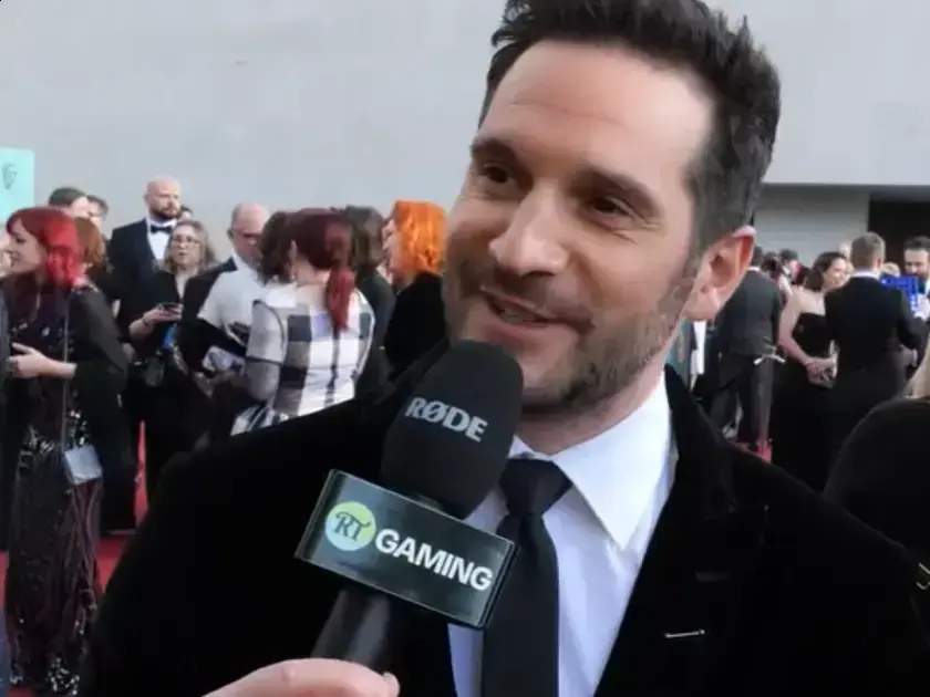 Nick Apostolides fala sobre confiança no reboot de Resident Evil