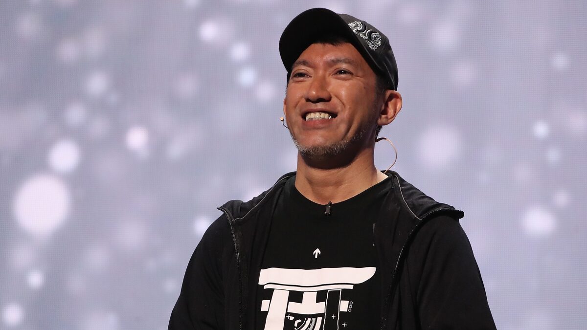 Shinji Mikami, criador de Resident Evil, critica jogos que priorizam o entretenimento passivo em lives