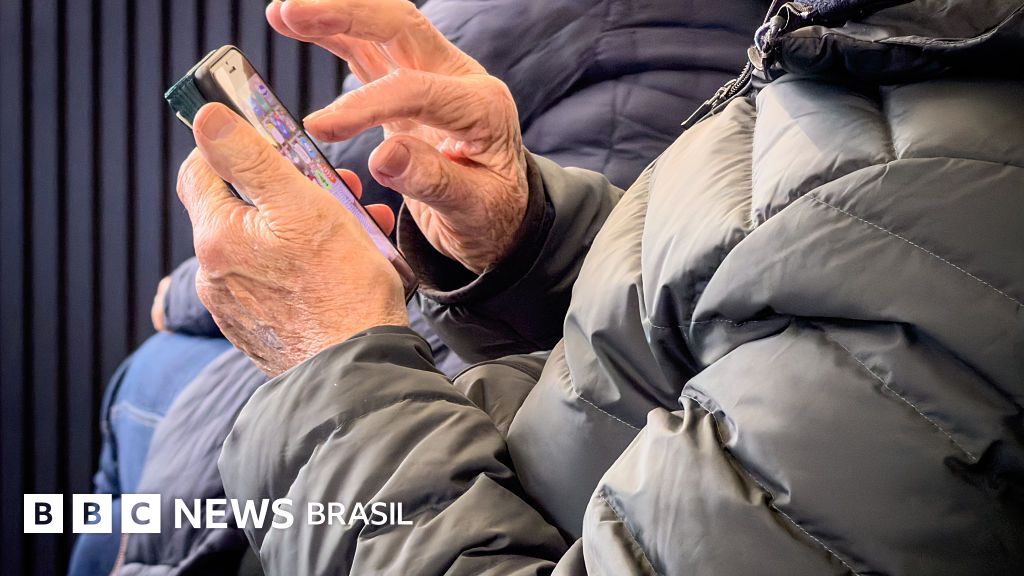 Indústria global de médicos falsos criados por IA explora o medo de idosos no Brasil para viralizar