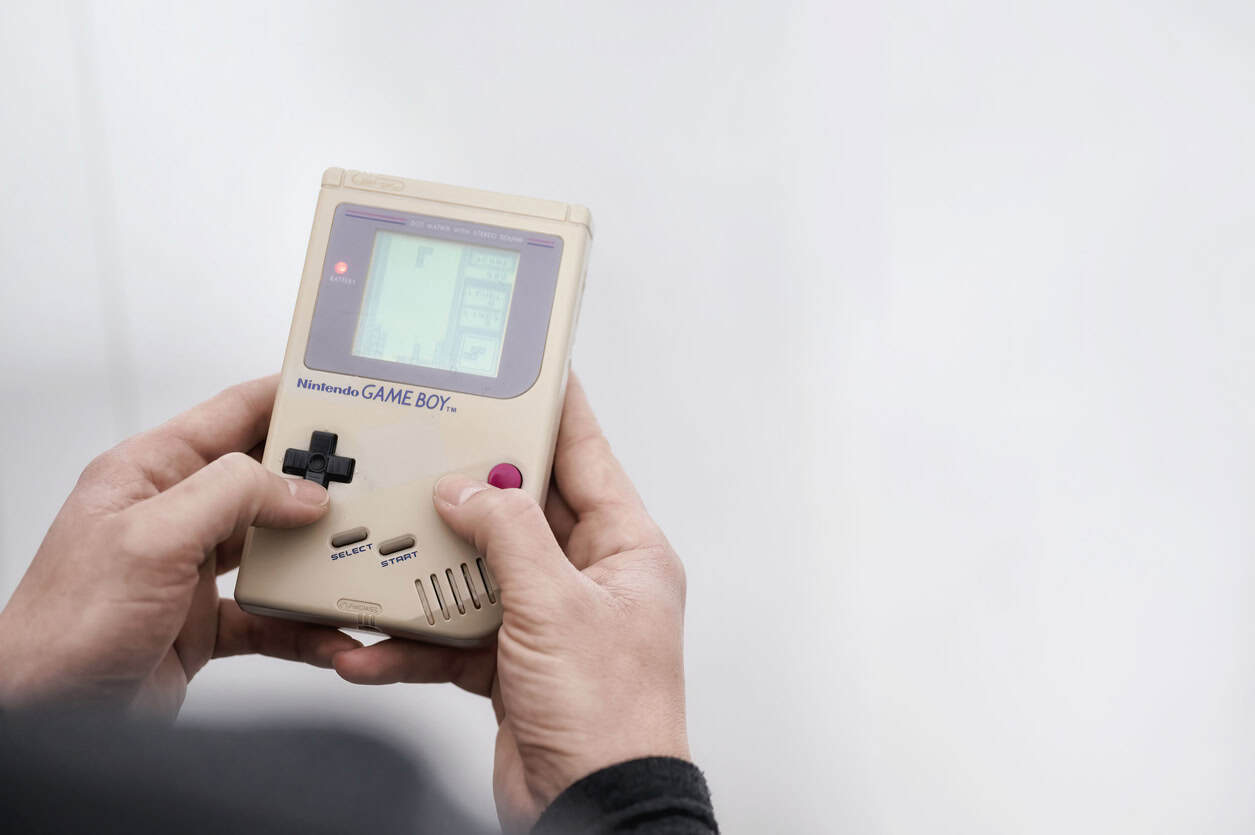 O boom dos handhelds retrô: mercado deve movimentar US$ 4,18 bilhões em 2026