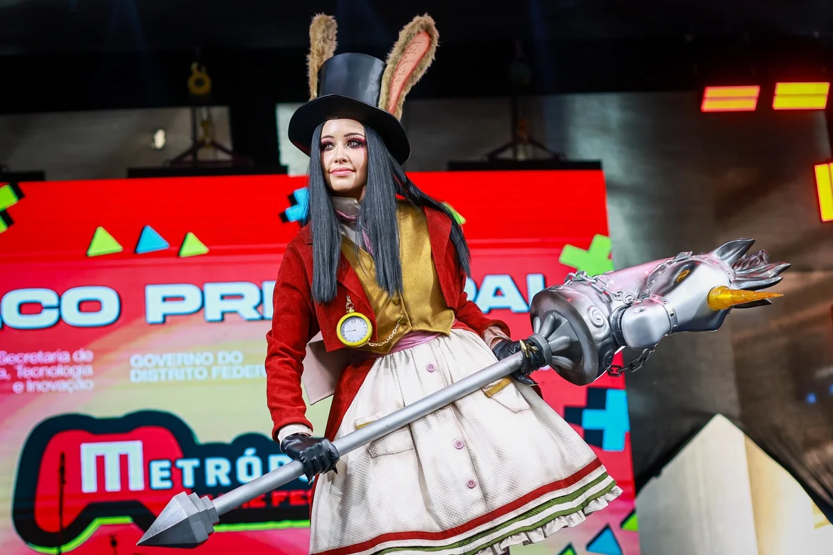 CCXP: embaixadora do Metrópoles Games é classificada para o Cosplay Universe em São Paulo, SP